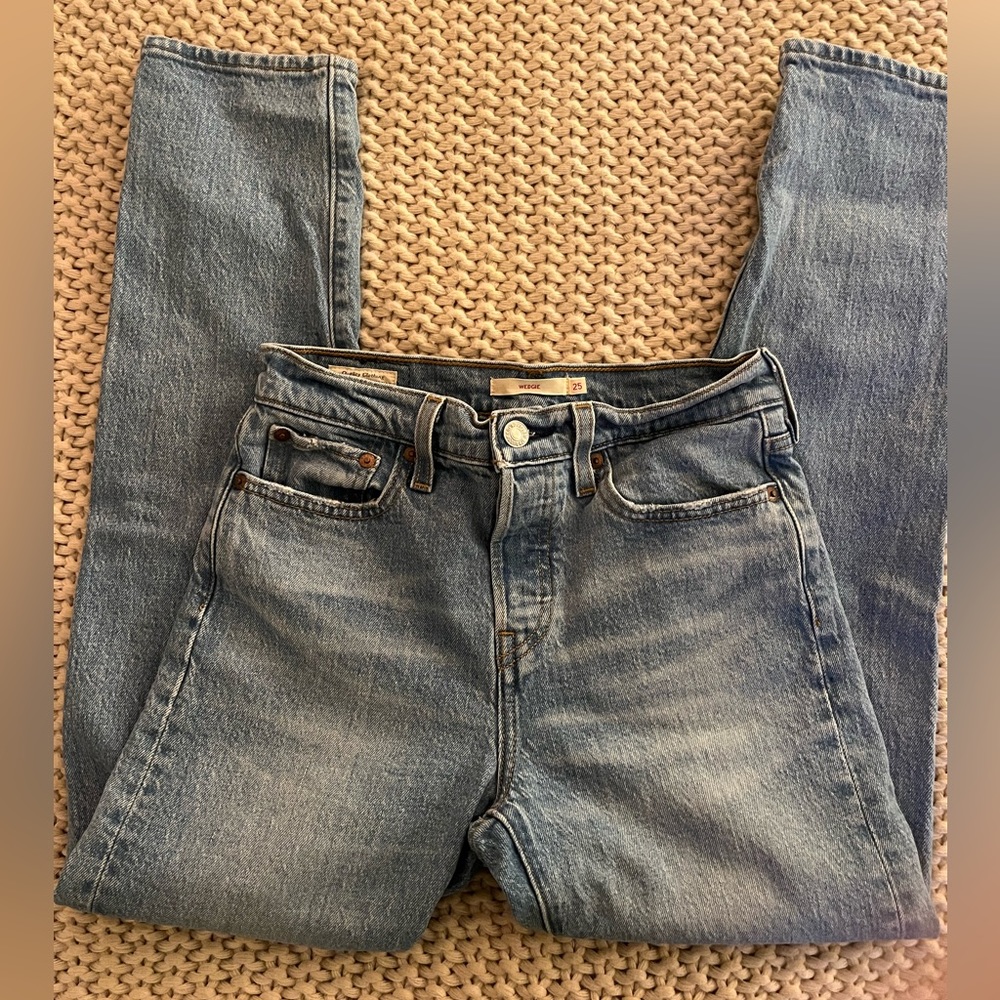 Levi’s Wedgie Jean